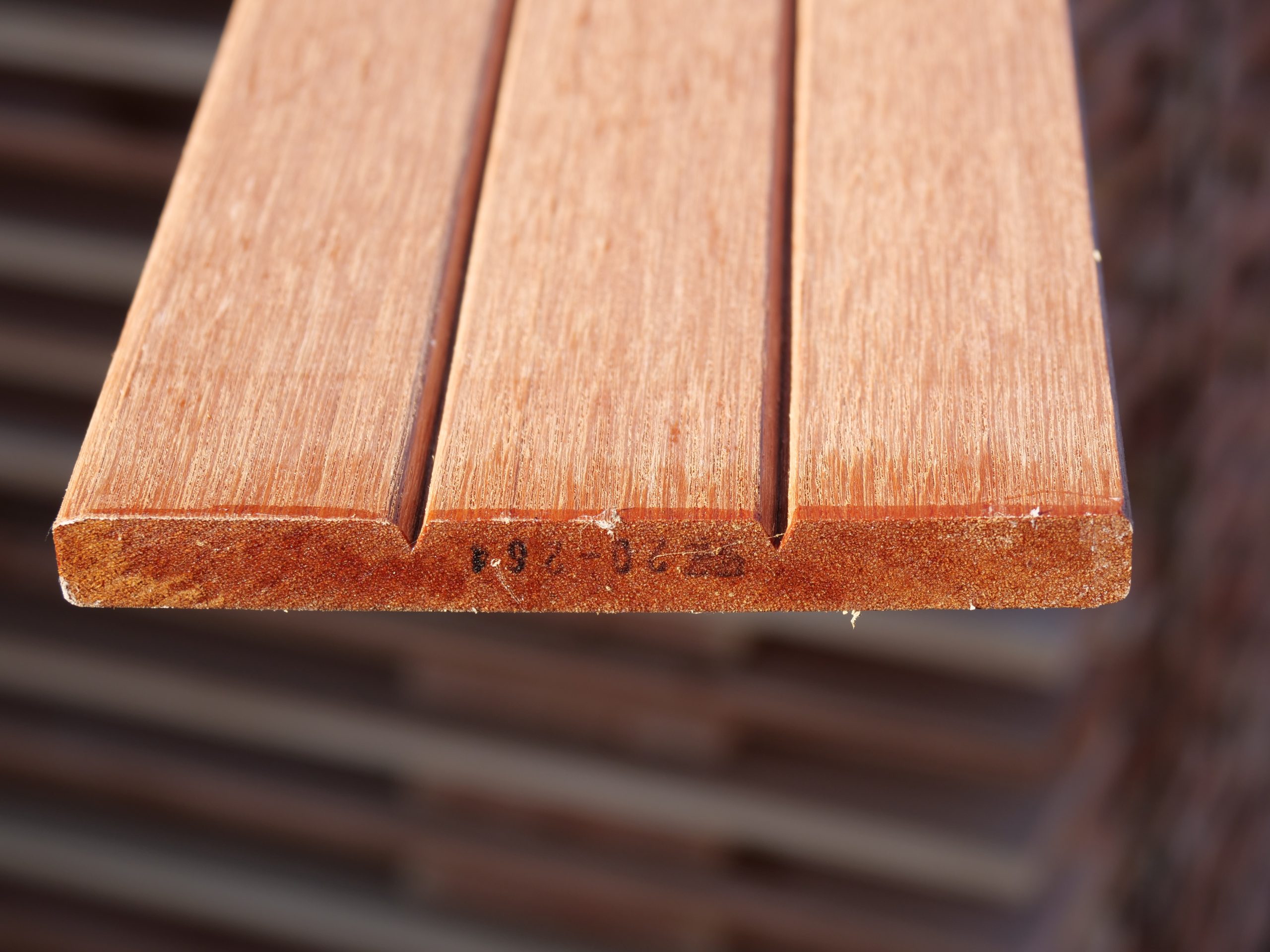 Hardhouten planken x 145 mm geschaafd