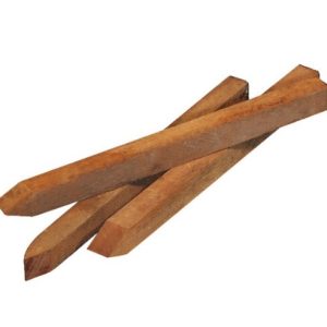 200286 - Palen hardhout 40 x 40 lengte 400mm met punt fijn bezaagd